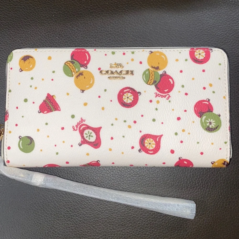 Coach wallet. Ornaments - Picture 1 of 6